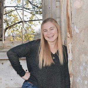 Meet your Posher, Avery